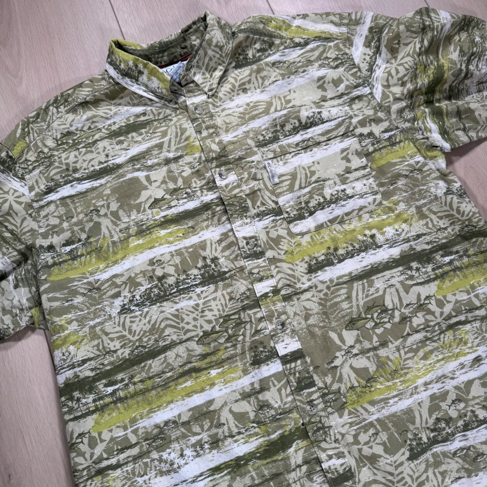 Columbia Sportswear Fishing‎ Shirt Mens XL Short Sleeve Button Up Outdoor FLAW